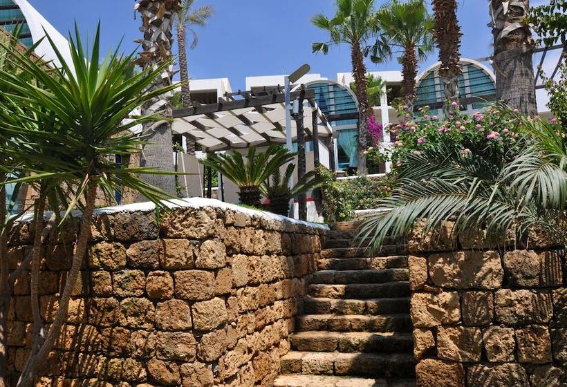 هتل Pangea Beach Resort