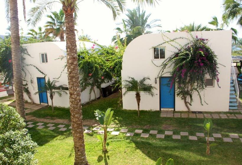 هتل Pangea Beach Resort