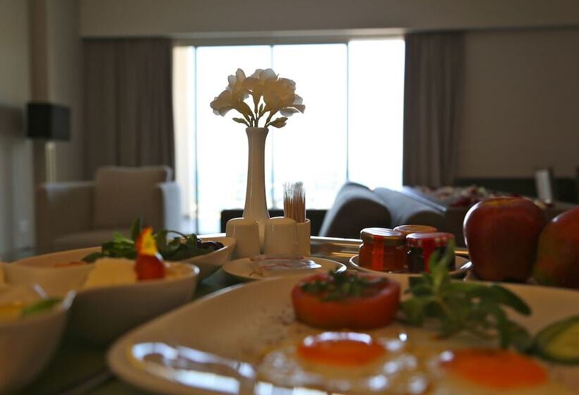 هتل Pangea Beach Resort