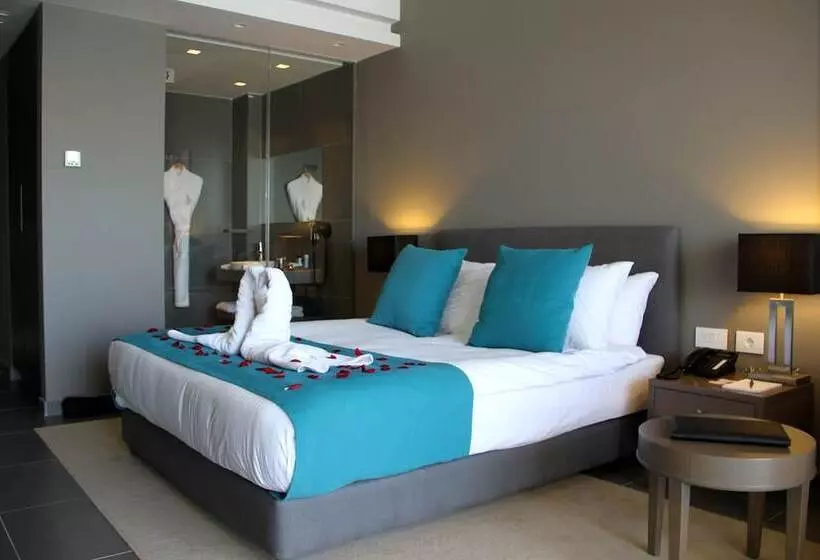 هتل Pangea Beach Resort