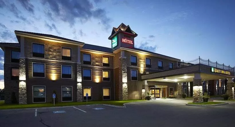 בית מלון כפרי Quality Inn & Suites