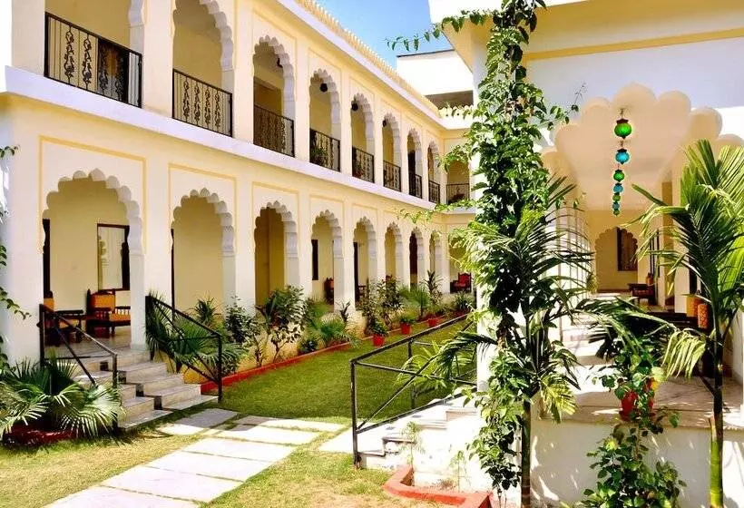 Hotel Raj Palace Resort