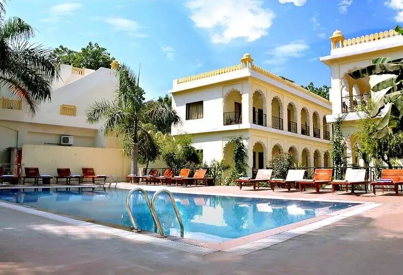 Hotel Raj Palace Resort