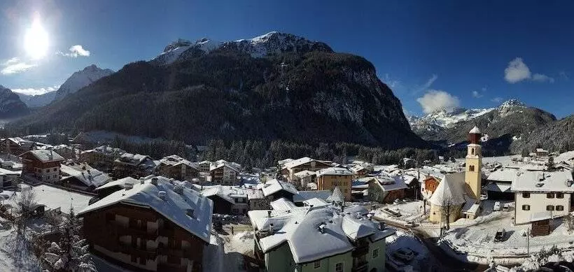 فندق ريفى Cesa Tyrol