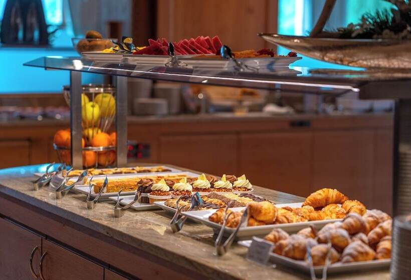 فندق ريفى Cesa Tyrol