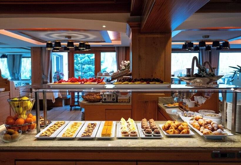 فندق ريفى Cesa Tyrol