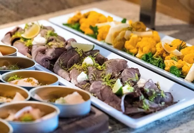 فندق ريفى Cesa Tyrol