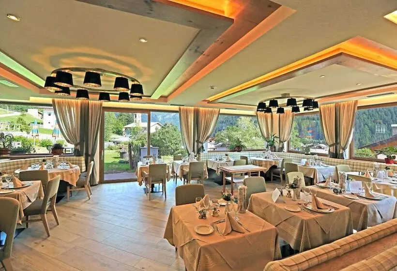 فندق ريفى Cesa Tyrol