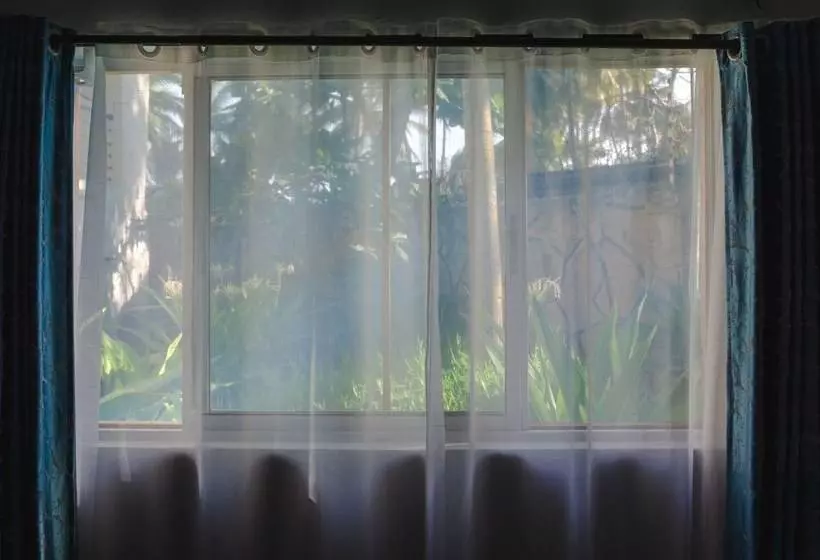 Sai Rock Beach Hotel & Spa