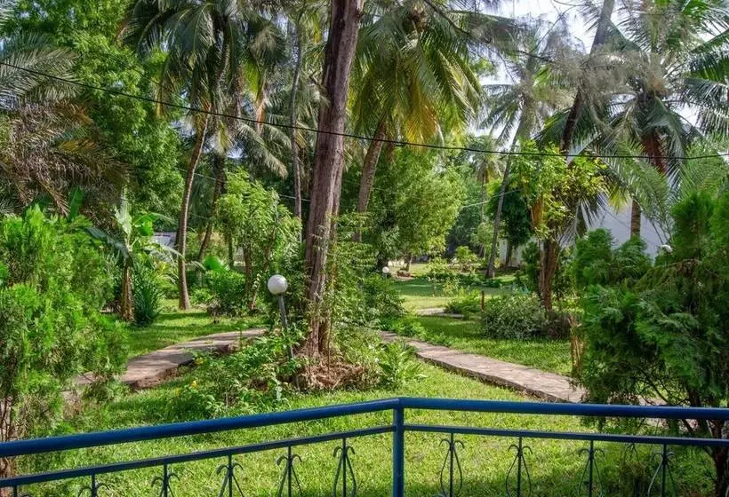 Sai Rock Beach Hotel & Spa