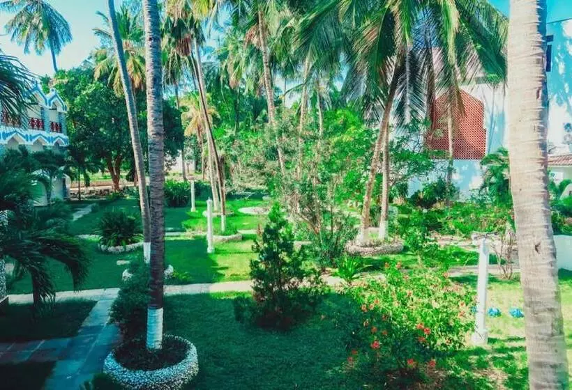 Sai Rock Beach Hotel & Spa