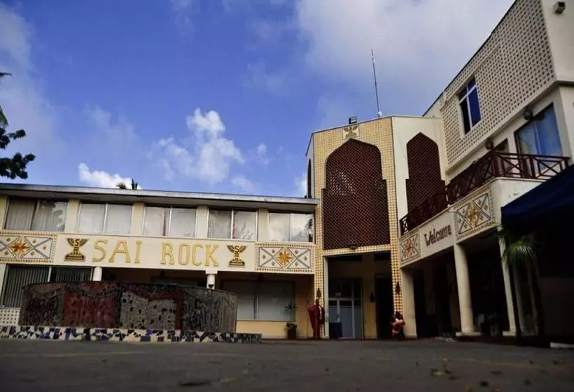 Sai Rock Beach Hotel & Spa