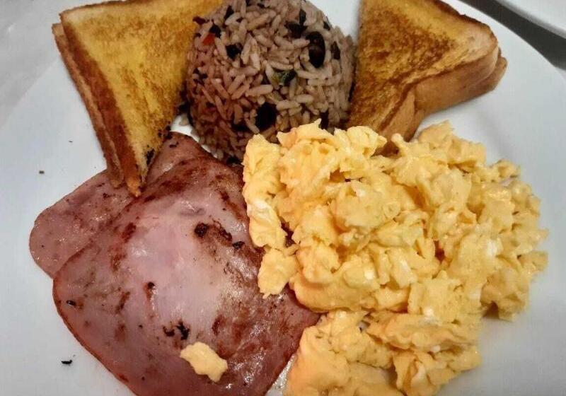 هتل The Palms At Coco Beach