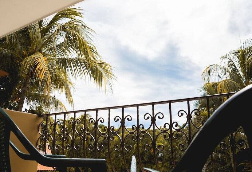 هتل The Palms At Coco Beach