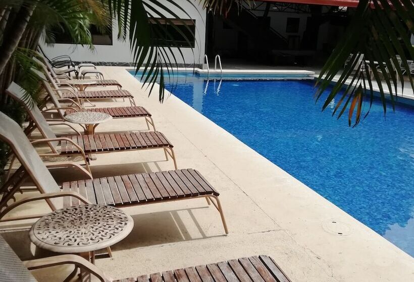 هتل The Palms At Coco Beach