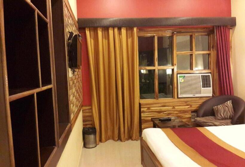 Hotel Varuna Varanasi