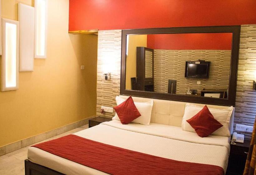 Hotel Varuna Varanasi