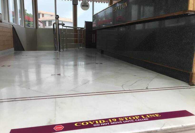 בית מלון כפרי Vishnu Palace