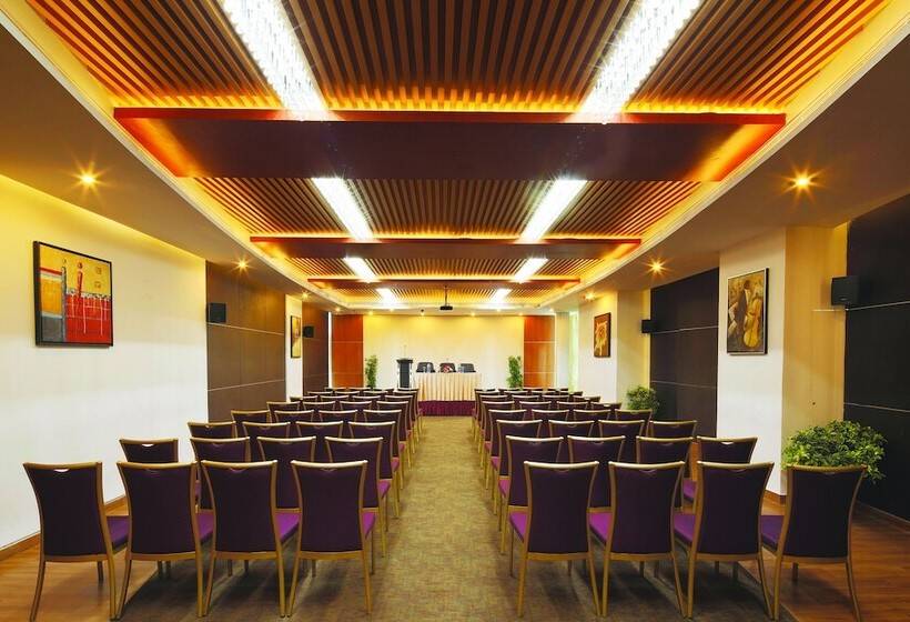 ホテル Windsor Rajadhani