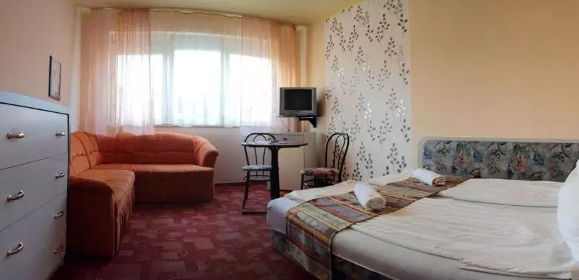 Отель Wolf Panzió