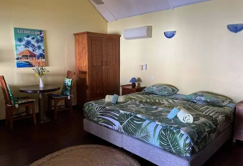 Linareva Moorea Beach Resort