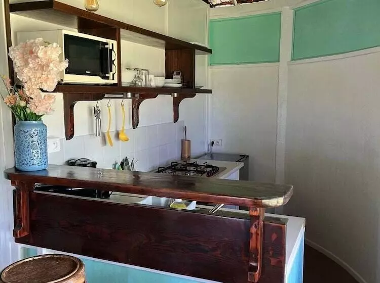 Linareva Moorea Beach Resort