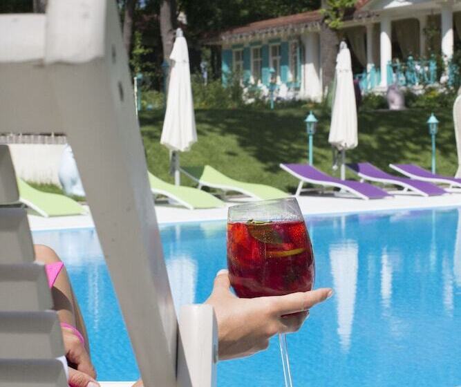 ペンション Nasha Dacha Country Estate