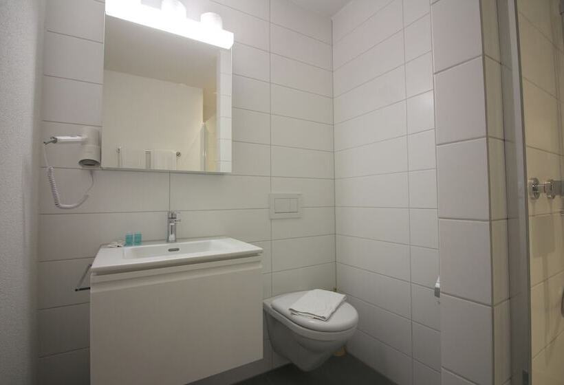 Swiss Star Zurich Airport   Self Check In