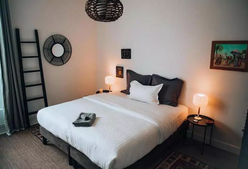 Aamiaismajoitus (B&B) Le Petit Château De Conteville