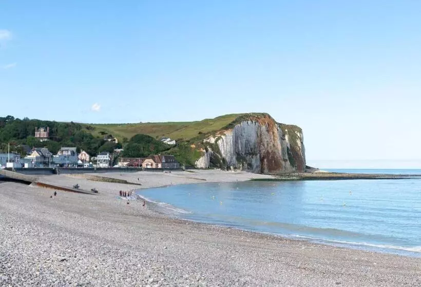 Aamiaismajoitus (B&B) Le Petit Château De Conteville