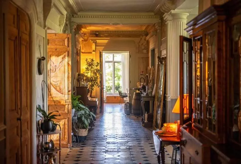 Aamiaismajoitus (B&B) Le Petit Château De Conteville