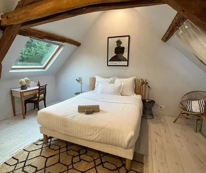 Aamiaismajoitus (B&B) Le Petit Château De Conteville