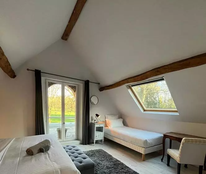 Aamiaismajoitus (B&B) Le Petit Château De Conteville