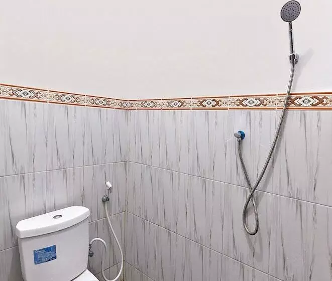 هتل Oyo 91192 Homestay Antara