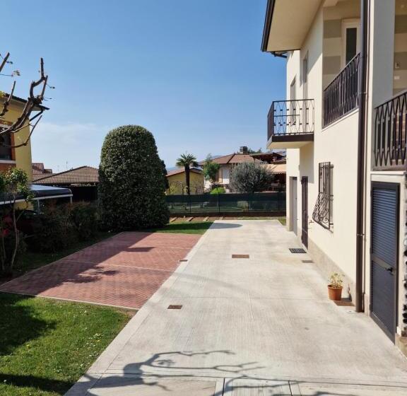 B&b A Due Passi Dal Lago