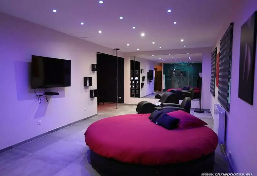 تختخواب و صبحانه Ds Plaisir Love Room Avec Sauna, Jacuzzi à Nancy
