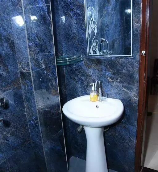 Hotelli Udiksh  And Restaurants