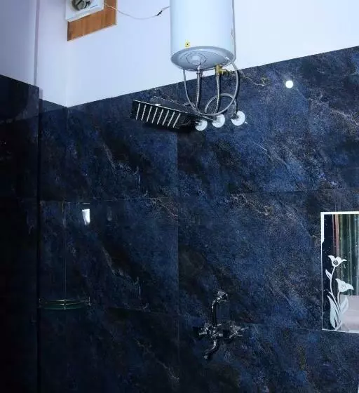 Hotelli Udiksh  And Restaurants