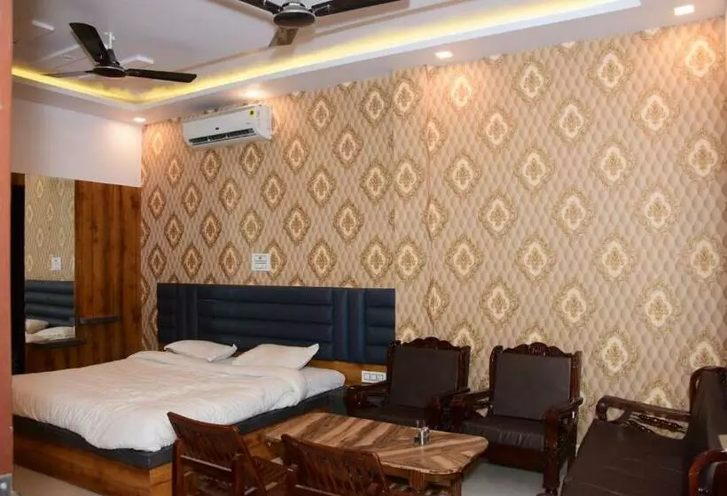 Hotelli Udiksh  And Restaurants