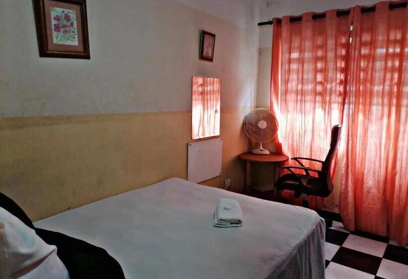 پانسیون Valleycenter Guesthouse