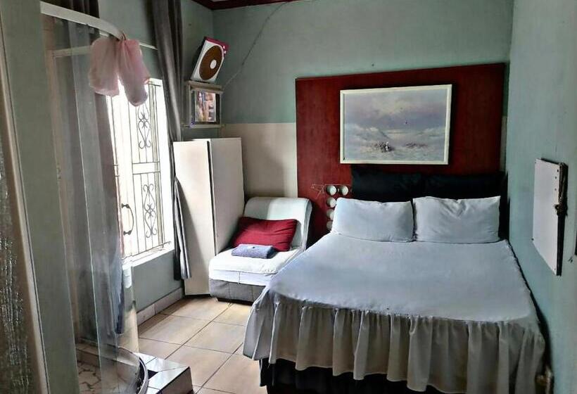 پانسیون Valleycenter Guesthouse