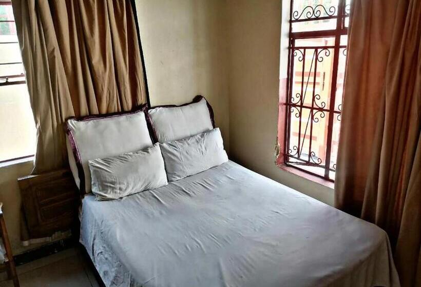 پانسیون Valleycenter Guesthouse