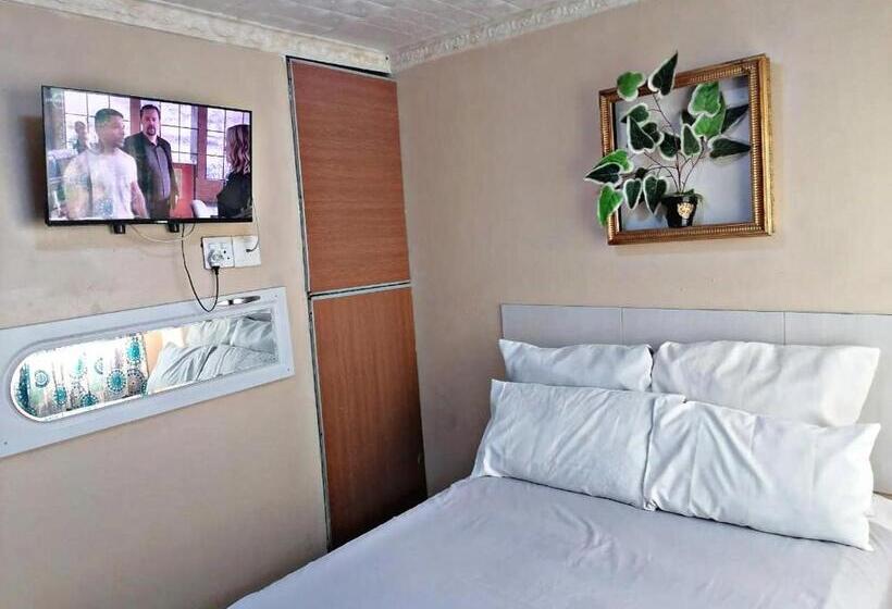 پانسیون Valleycenter Guesthouse