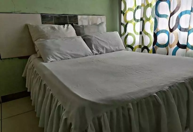 ペンション Valleycenter Guesthouse