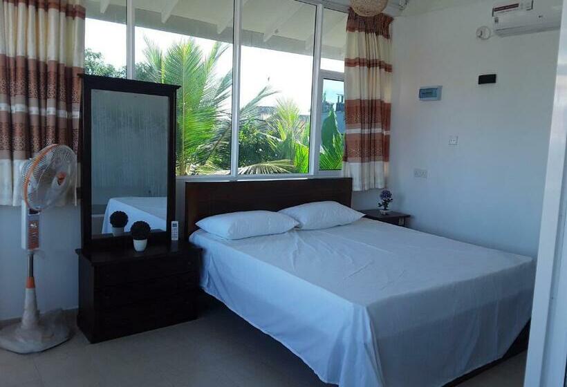 Pension (Hôtel basse catégorie) White Top