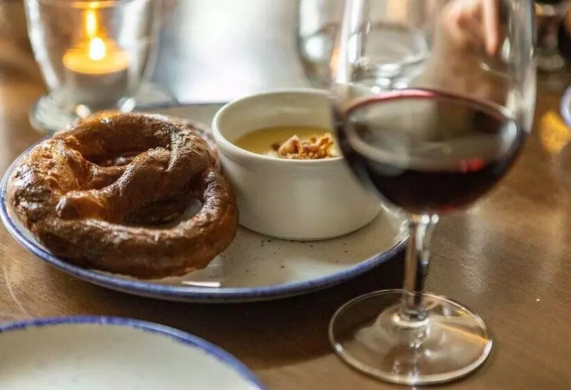 ユースホステル Royal Oak Pub