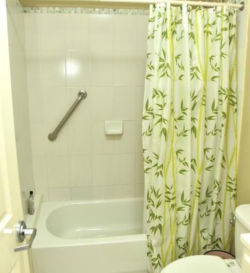 تختخواب و صبحانه The President Room 5 Minutes To Devon House 6 Strathairn Avenue Kingston