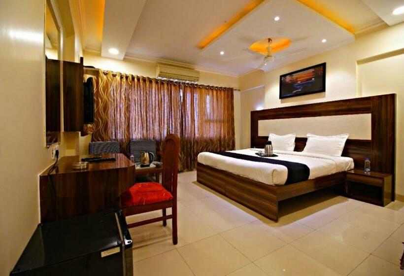 בית מלון כפרי Anand Inn  Near Igi Airport