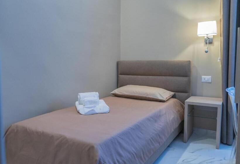 تختخواب و صبحانه Le Suite Di Via Veneto,35