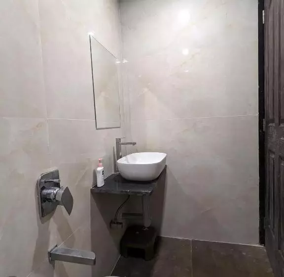 Kapselihotelli And Villa Samarth Palace